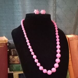 Elegant Pink Beaded Necklace